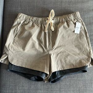 Excellent condition UpWest Women's Athletic Drawstring Beige shorts Black Liner